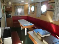 తోపుడు పడవ అమ్మకానీకి వుంది