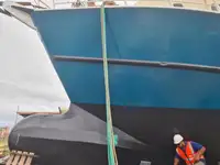 ఫిషింగ్ ట్రాలర్ అమ్మకానీకి వుంది