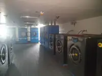 బార్జ్ అమ్మకానీకి వుంది