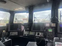 కాటమరాన్ అమ్మకానీకి వుంది