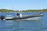 దృఢమైన గాలితో కూడిన పడవ అమ్మకానీకి వుంది