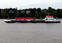 ఆయిల్ ట్యాంకర్, కెమికల్ ట్యాంకర్ అమ్మకానీకి వుంది