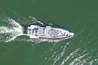 దృఢమైన గాలితో కూడిన పడవ అమ్మకానీకి వుంది