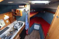 గస్తీ పడవ అమ్మకానీకి వుంది