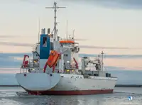 రీఫర్ షిప్ అమ్మకానీకి వుంది