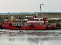 పని పడవలు అమ్మకానీకి వుంది