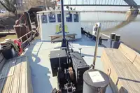 గస్తీ పడవ అమ్మకానీకి వుంది