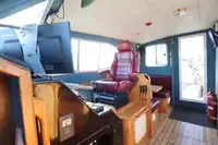 గస్తీ పడవ అమ్మకానీకి వుంది