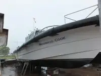 పైలట్ పడవ అమ్మకానీకి వుంది