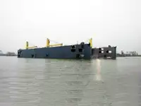 తేలియాడే డాక్ అమ్మకానీకి వుంది